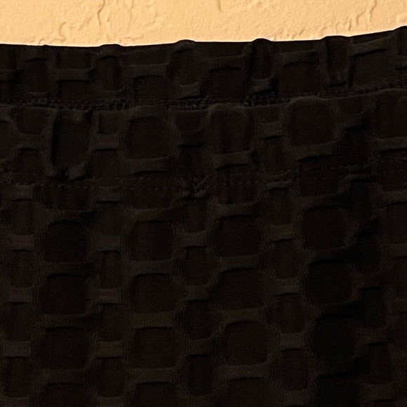 Love J Black Textured Bodycon Mini Dress - Picture 7 of 13